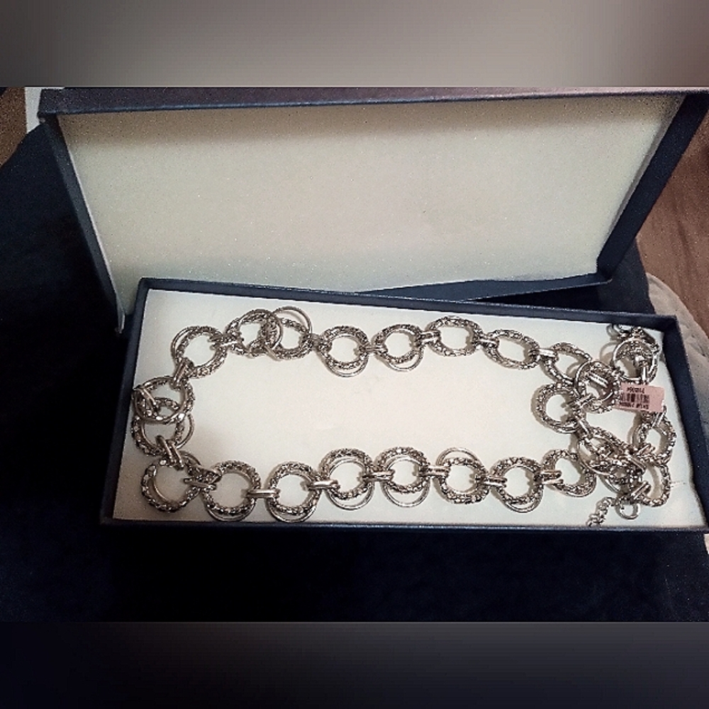 NWT fashion large chain necklace and bracelet